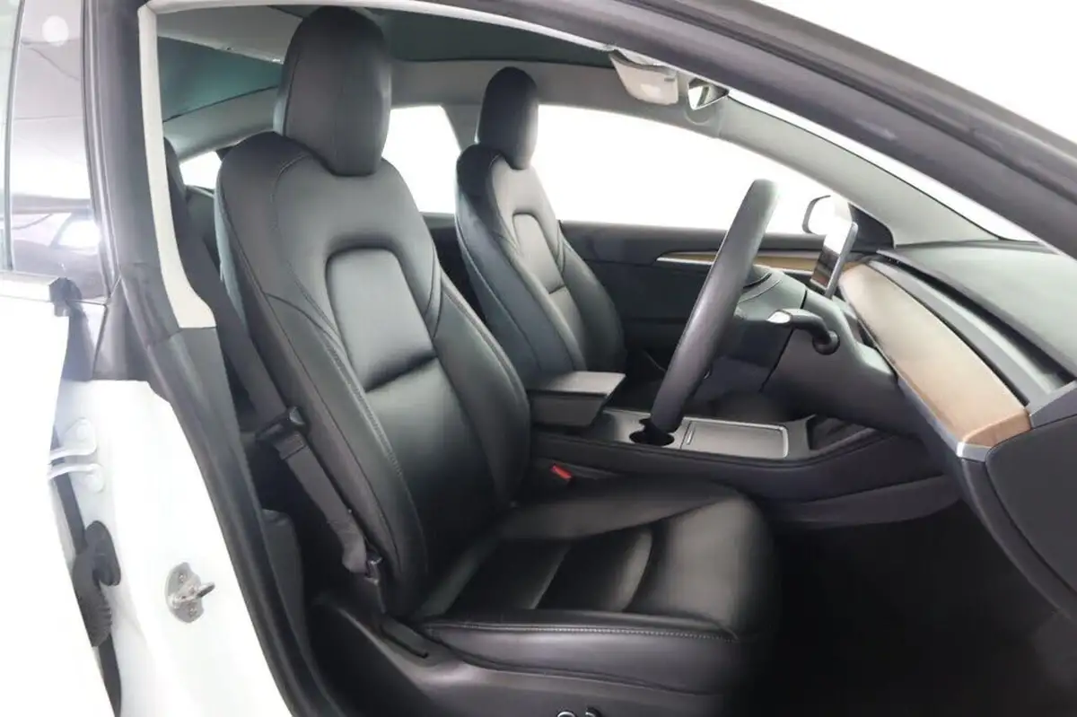 2021-tesla-model-3-e-long-range-4x4-big-10