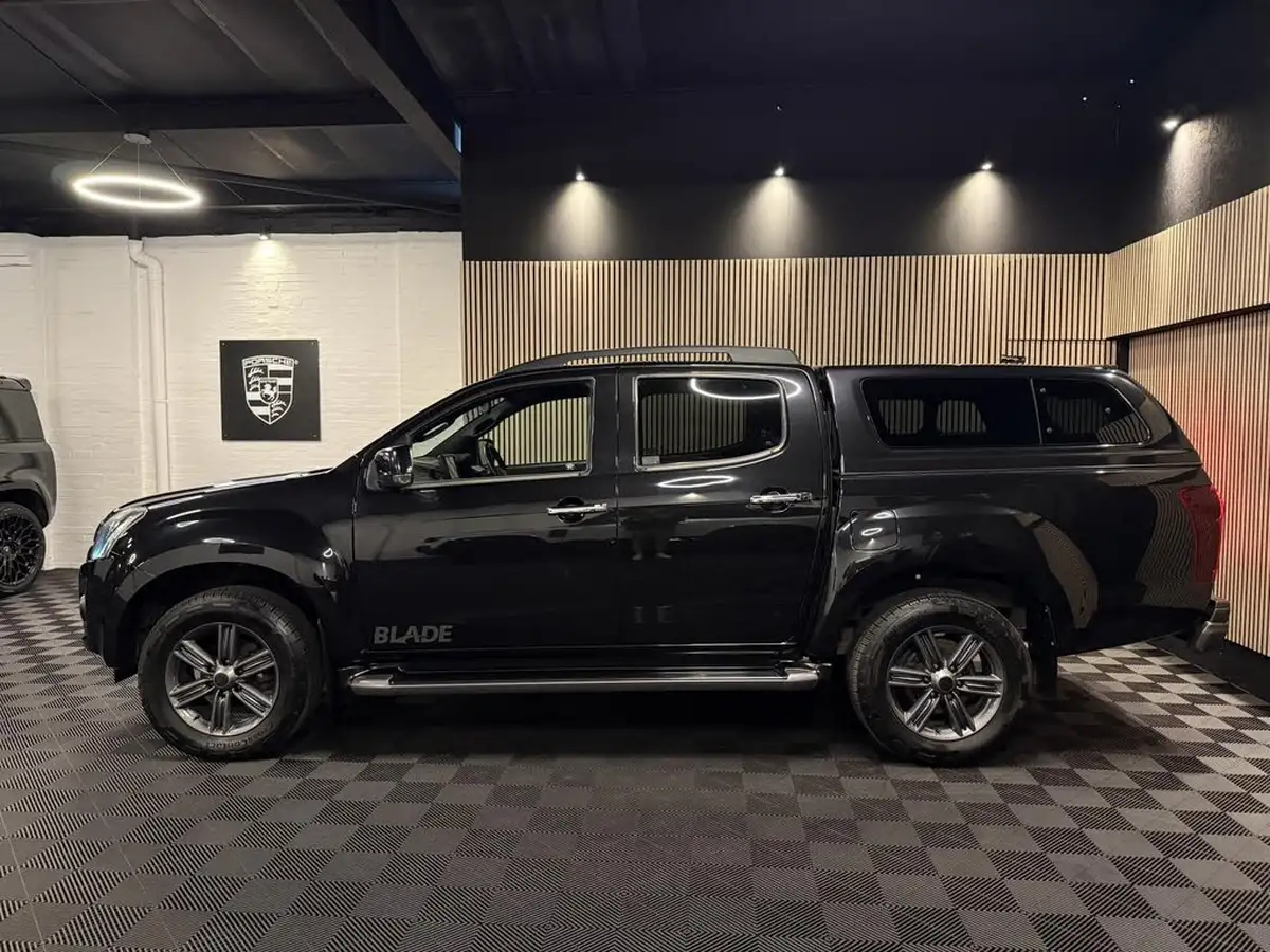 2017-isuzu-d-max-19td-blade-big-6