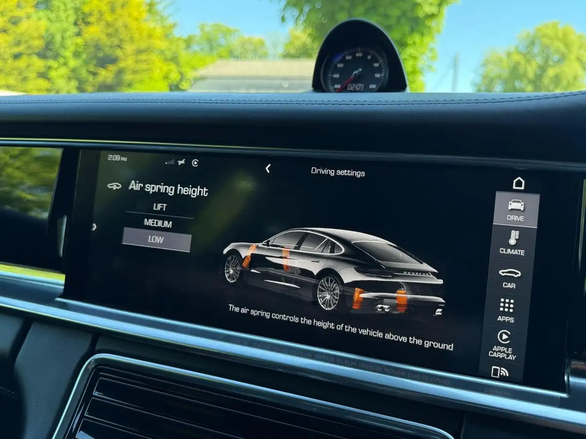 2017-porsche-panamera-29-v6-4s-hatchback-big-28