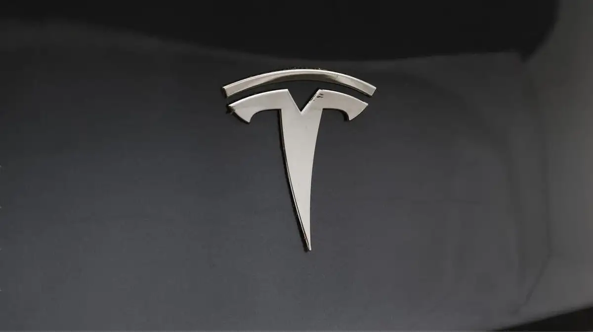 2022-tesla-model-y-e-long-range-big-22