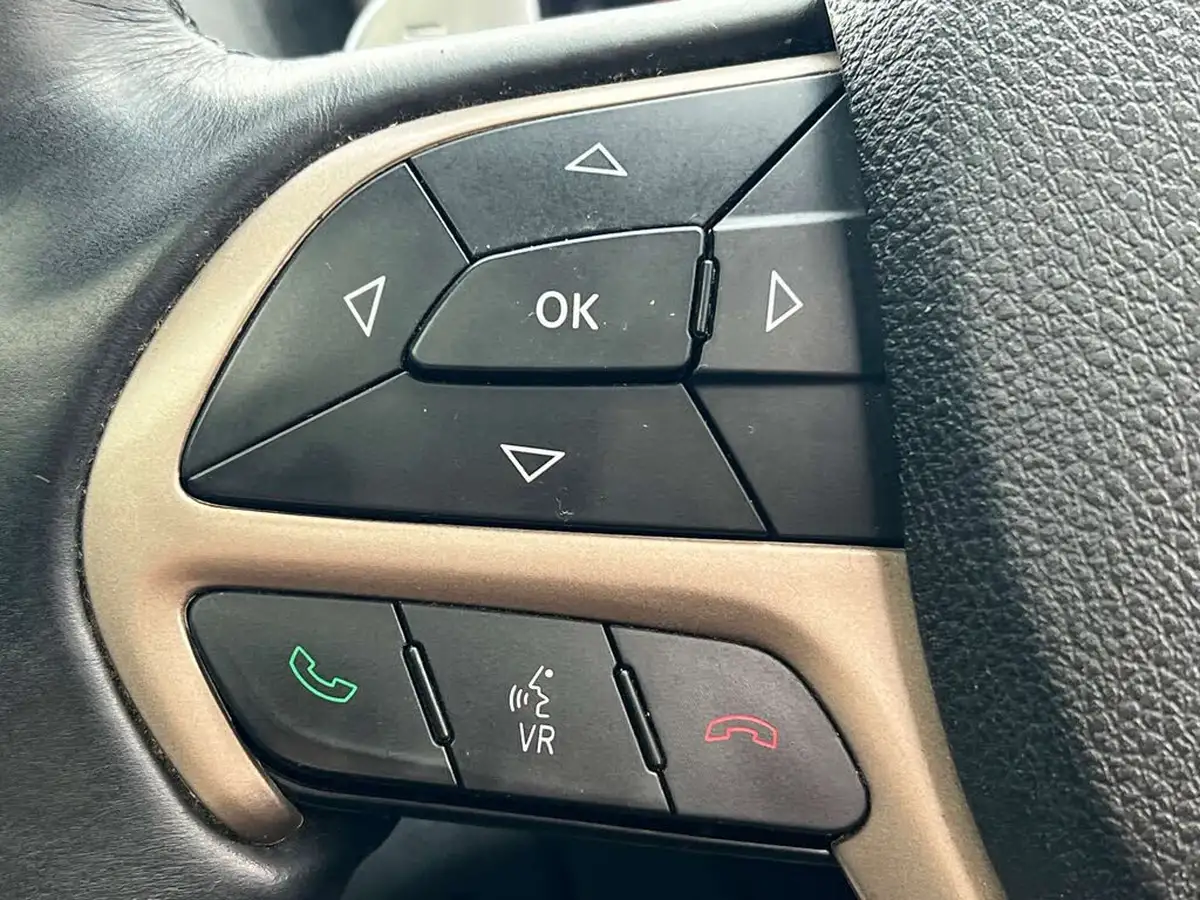 2016-jeep-grand-cherokee-30crd-summit-big-47