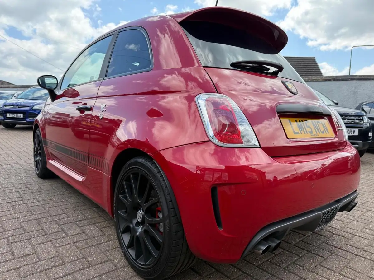 2015-abarth-500-14-tjet-595-competizione-big-10