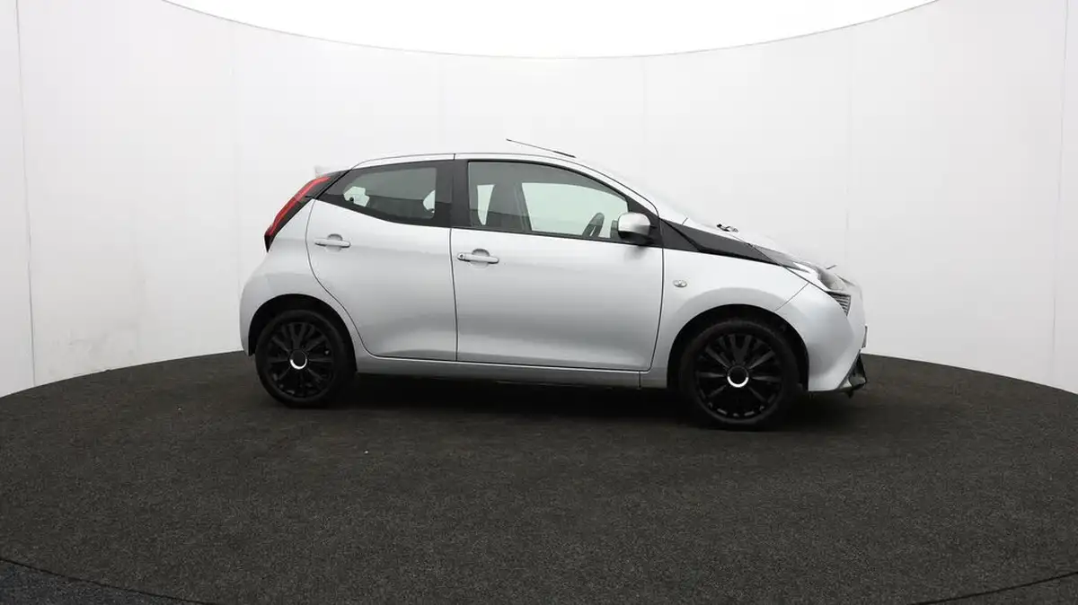 2019-toyota-aygo-10-vvt-i-x-play-big-35