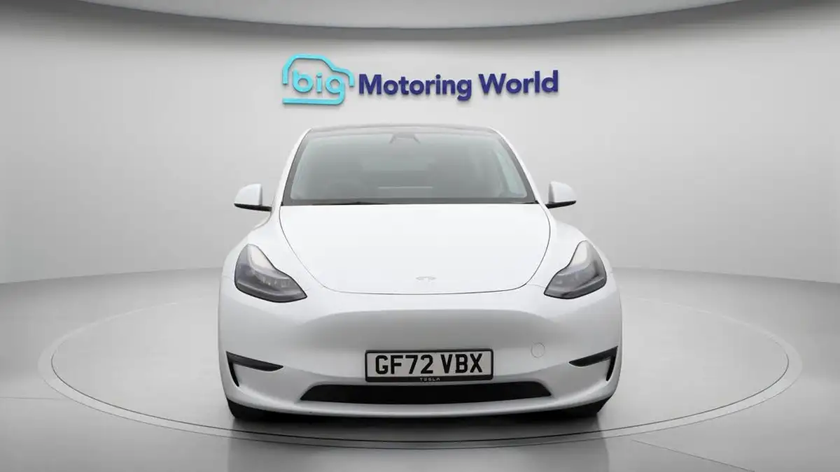 2022-tesla-model-y-e-long-range-big-2