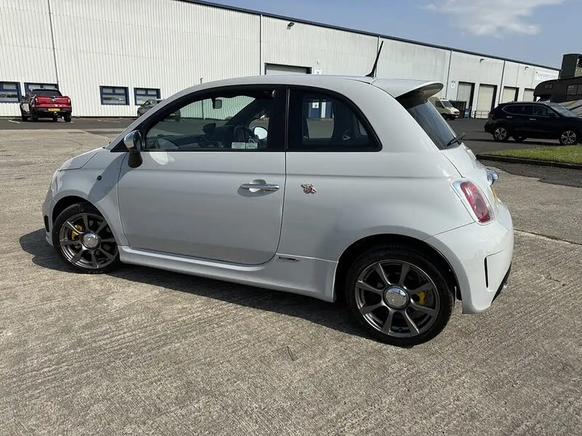 2015-abarth-500-14-big-7