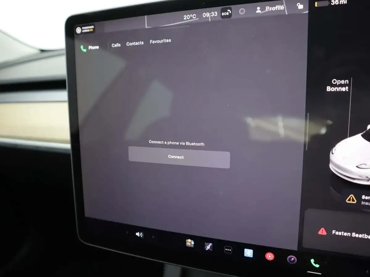 2022-tesla-model-3-e-rwd-big-29