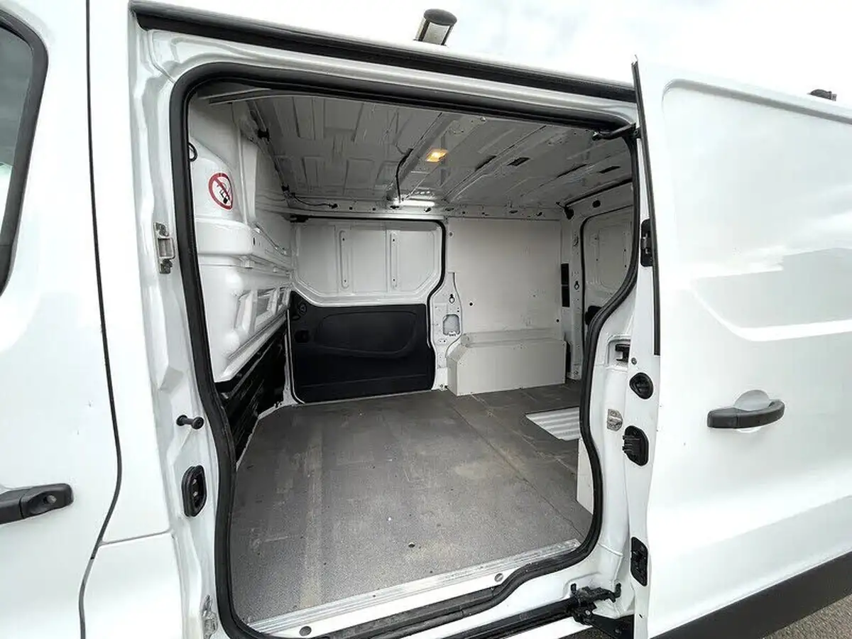 2016-vauxhall-vivaro-16cdti-2900-ecoflex-l1h1-90ps-panel-van-big-7