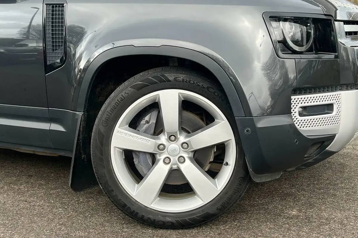 2021-land-rover-90-defender-30-d250-hse-big-7