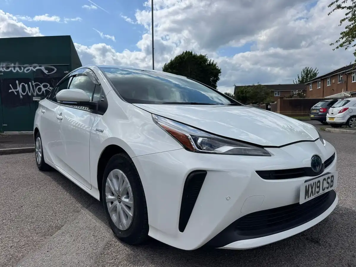 2019-toyota-prius-big-1