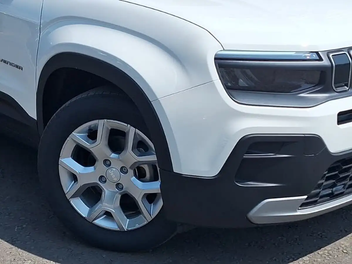 2025-jeep-avenger-12-gse-altitude-big-8