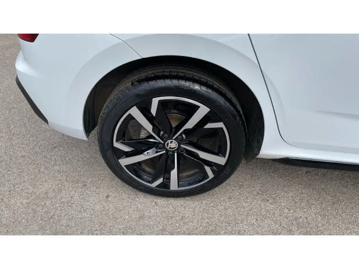 2024-skoda-kamiq-15-tsi-monte-carlo-dsg-big-38
