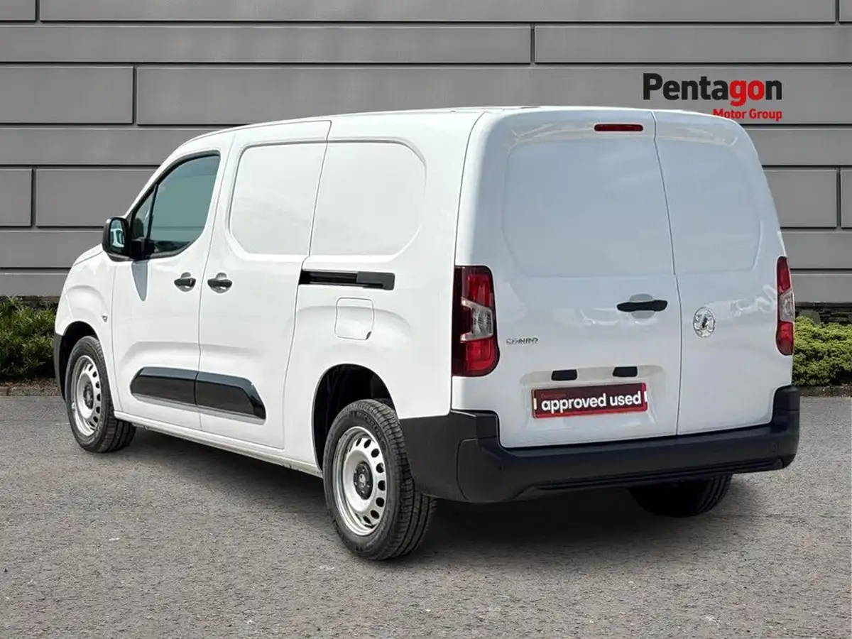 2024-vauxhall-combo-15cdti-prime-xl-100pseu6e-panel-big-1