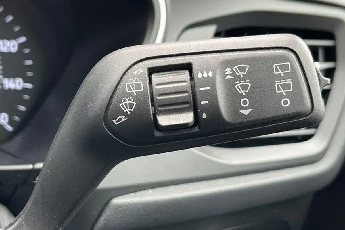 2018-ford-focus-10t-zetec-125ps-hatchback-big-14