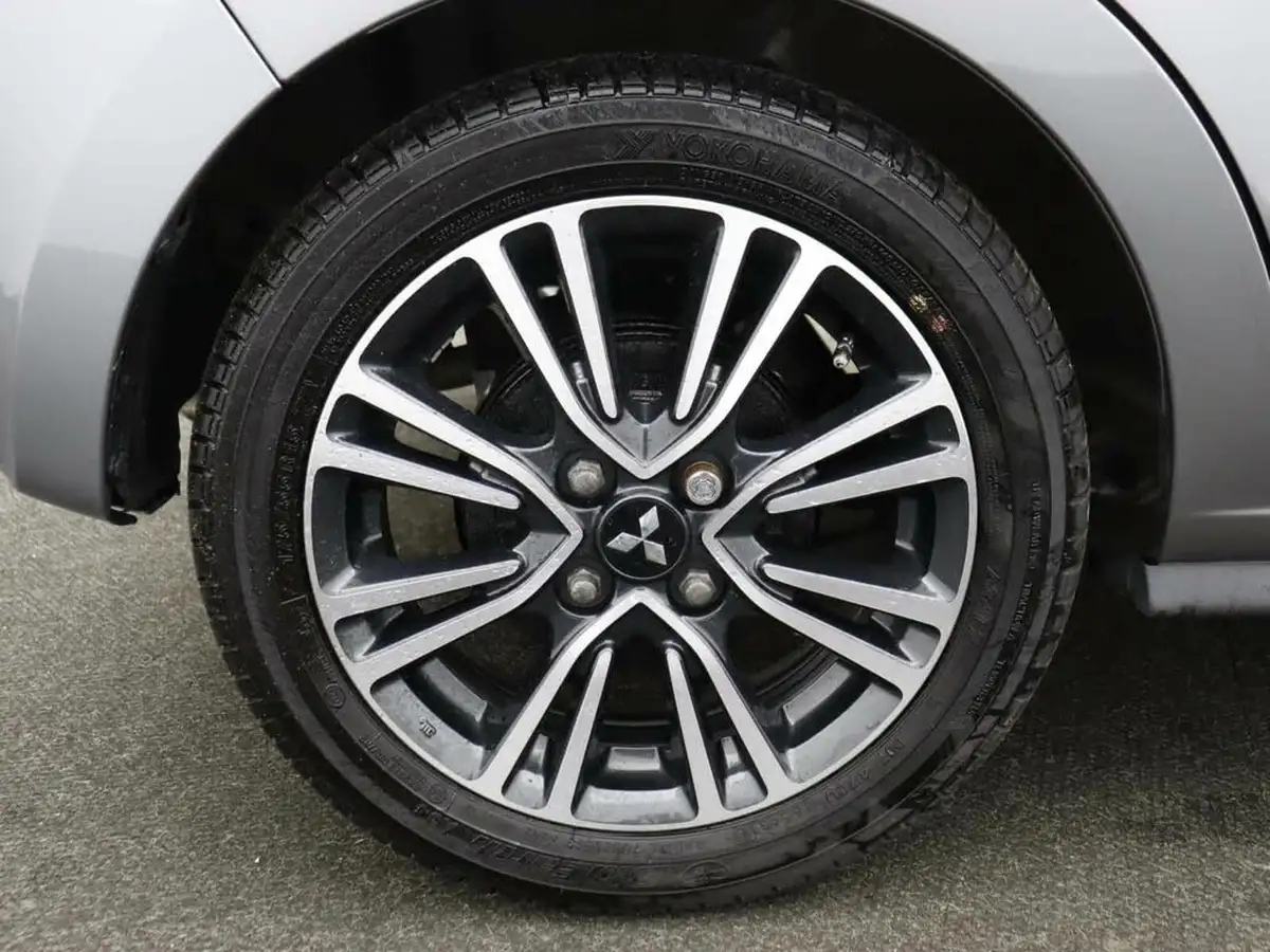 2017-mitsubishi-mirage-12-juro-big-6
