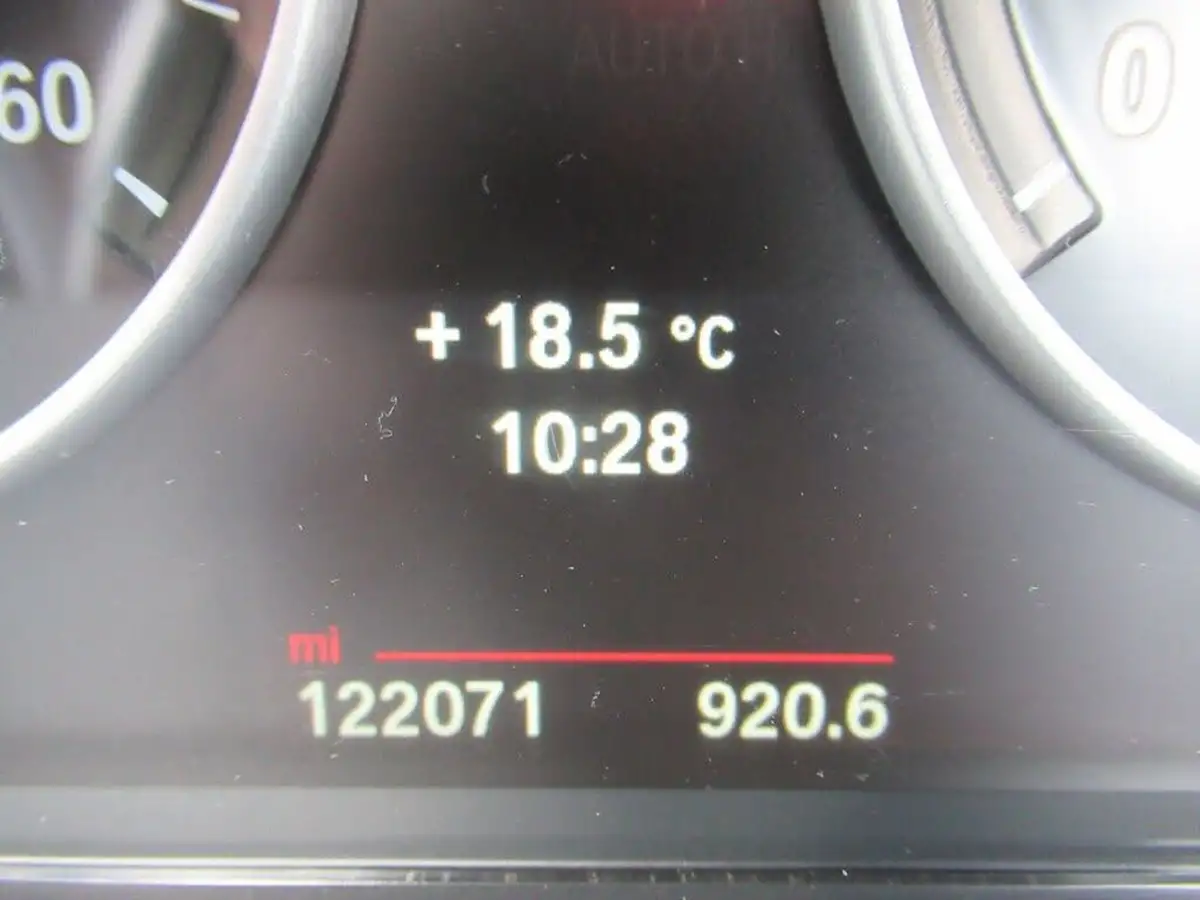 2013-bmw-5-series-20td-520d-se-184bhp-saloon-4d-big-22