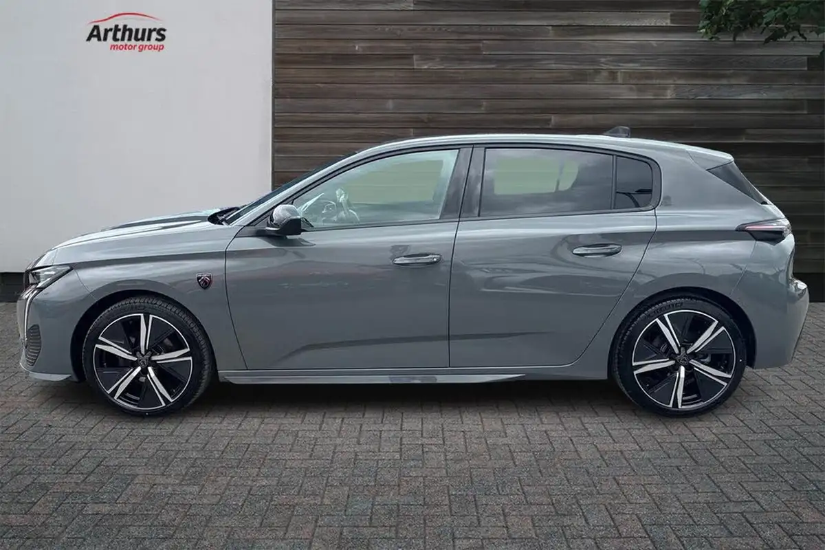 2023-peugeot-308-12-puretech-gt-130ps-ss-eat8-big-5