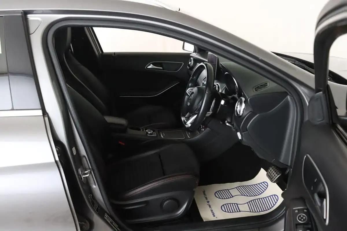 2018-mercedes-benz-gla-class-16-gla-200-amg-line-156ps-7g-dct-big-15