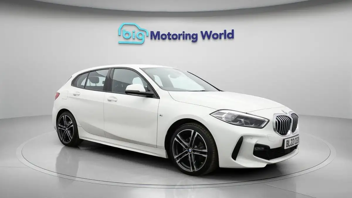 2022-bmw-1-series-15-118i-m-sport-lcp-big-1