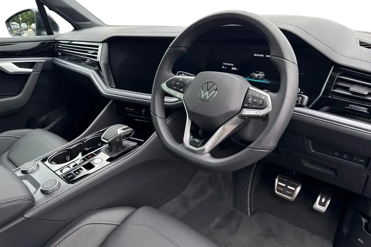 2025-volkswagen-touareg-30tdi-black-edition-286ps-big-13