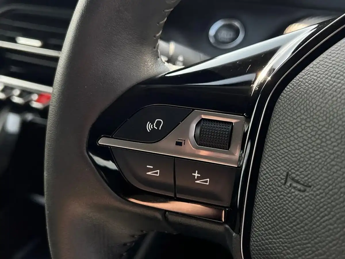 2022-peugeot-2008-suv-12-puretech-active-premium-big-18