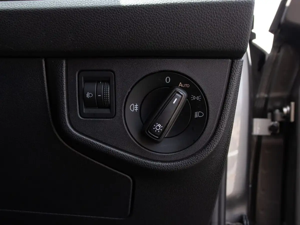 2019-volkswagen-polo-10-tsi-se-big-15