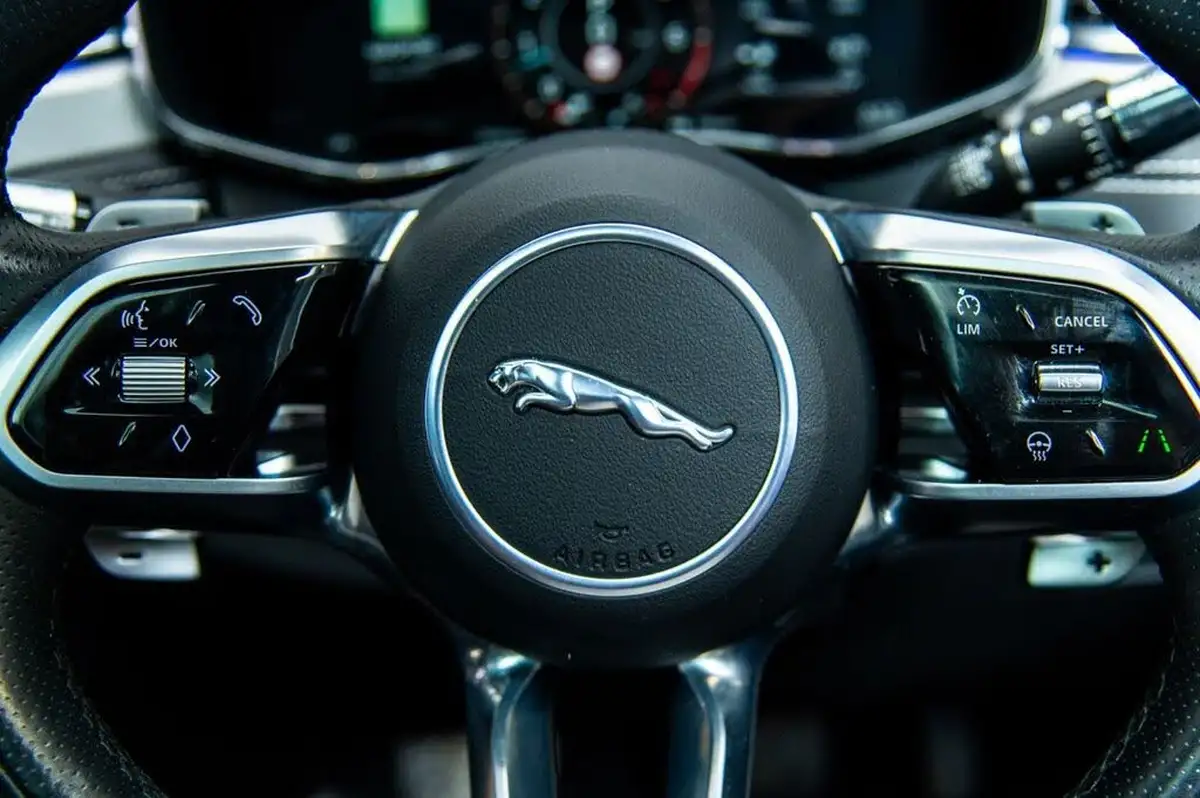 2021-jaguar-f-pace-20-p250-r-dynamic-se-big-29