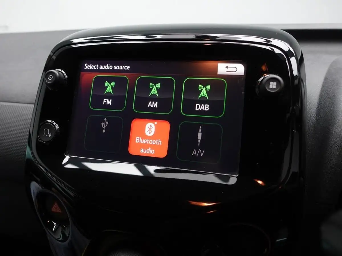 2018-citroen-c1-10-vti-flair-72ps-5d-big-2