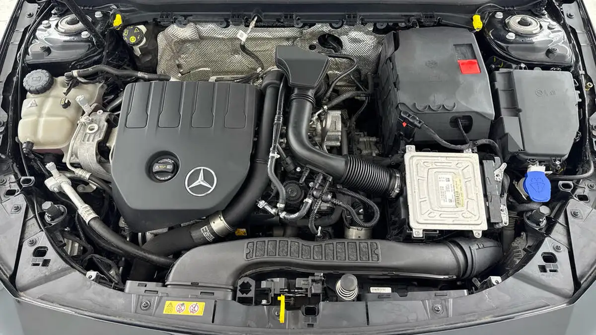 2022-mercedes-benz-cla-13-cla-180-amg-line-coupe-4d-big-28