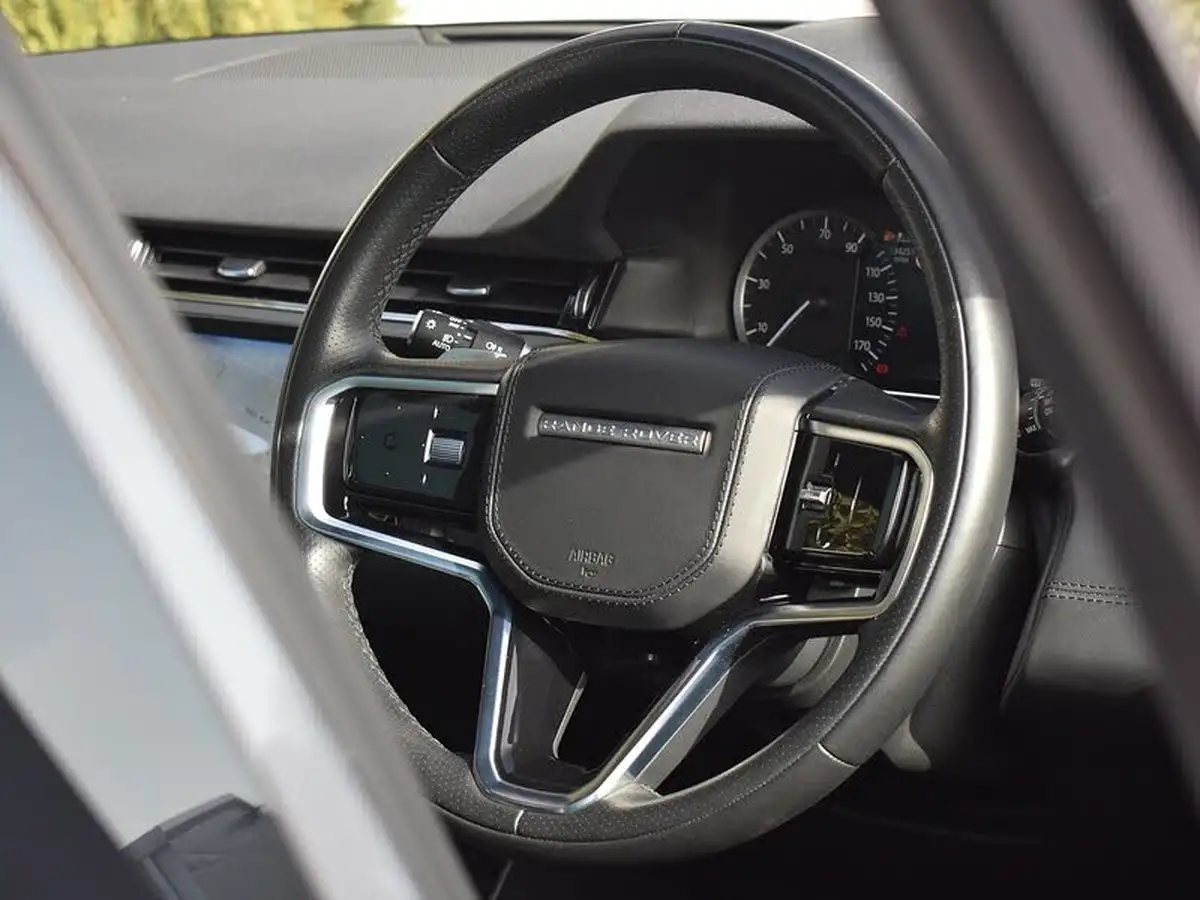 2023-land-rover-range-rover-evoque-15-p300e-r-dynamic-hse-big-12