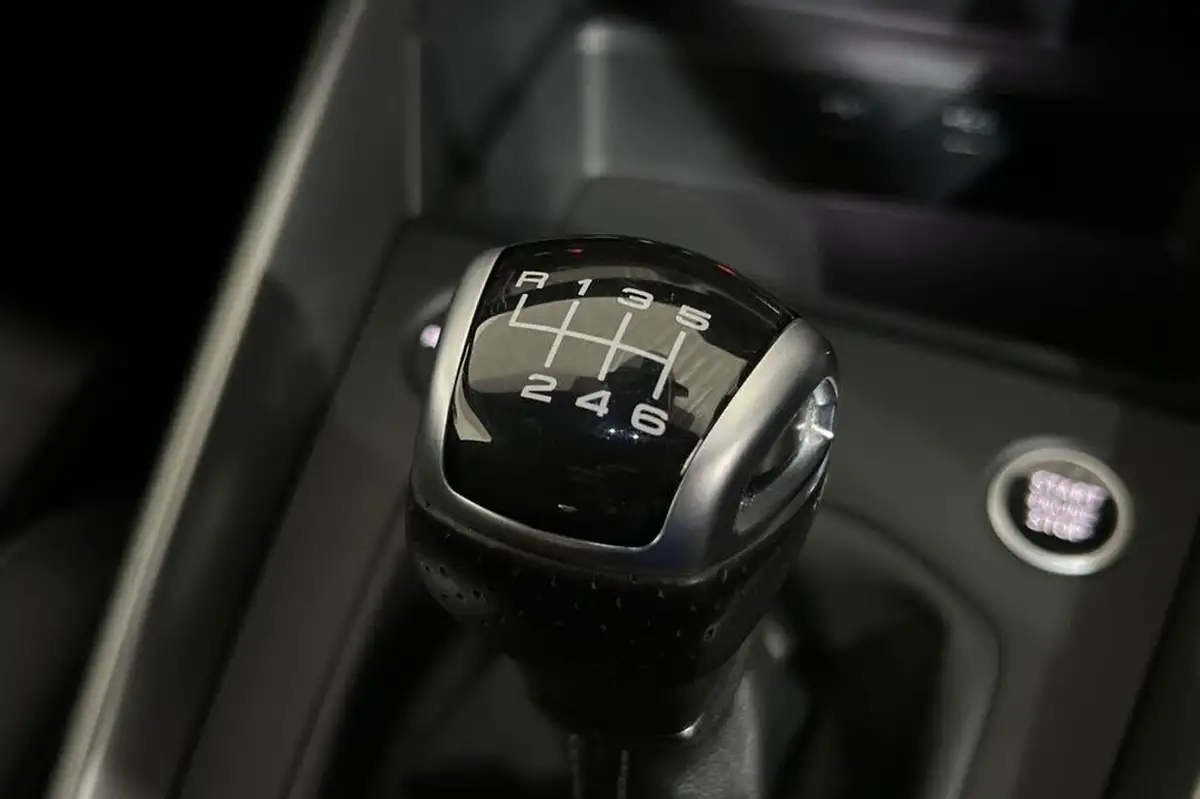 2023-audi-a3-15-35-tfsi-s-line-sportback-5d-big-29