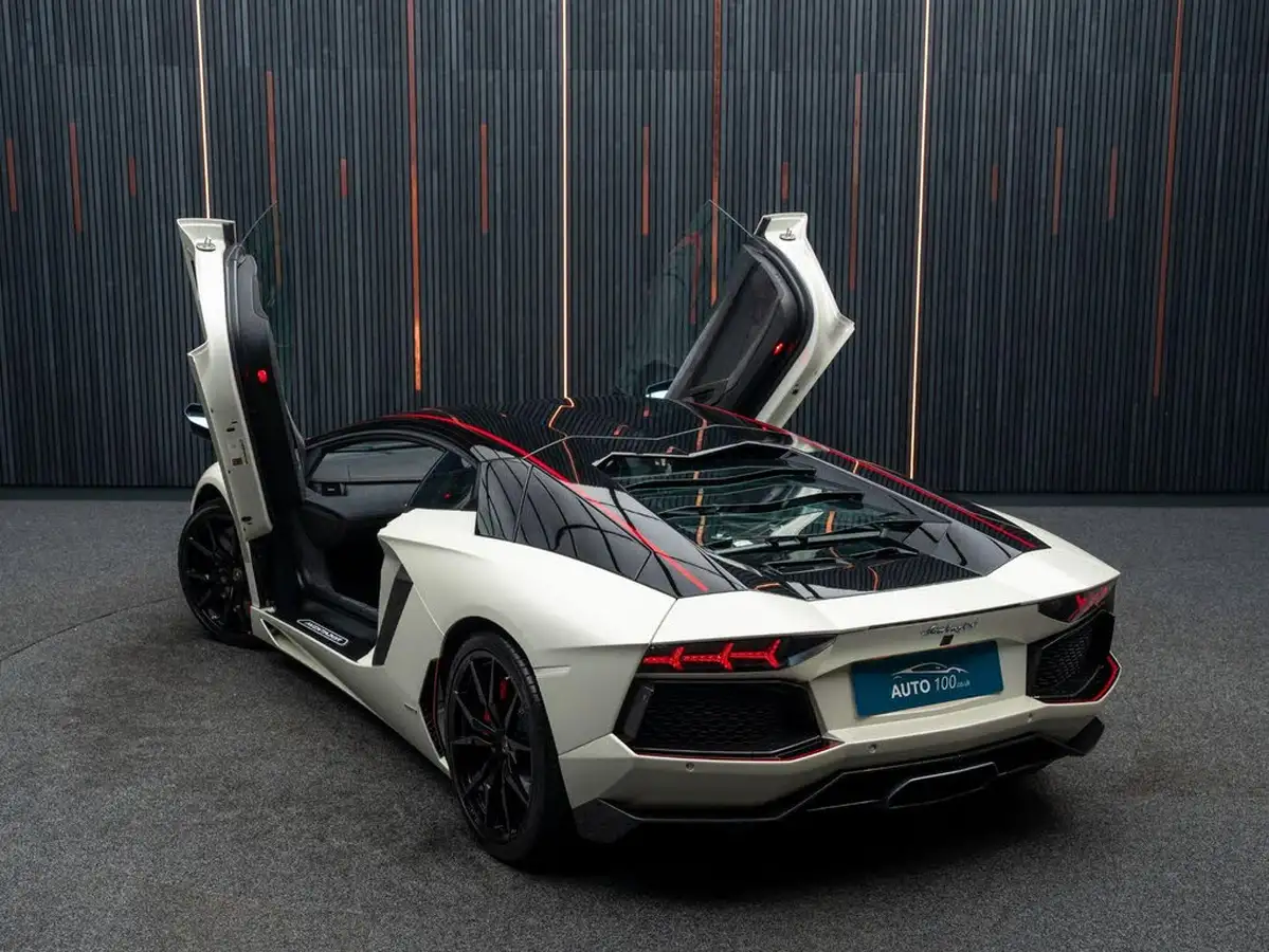 2016-lamborghini-aventador-65-lp-750-4-superveloce-coupe-big-20
