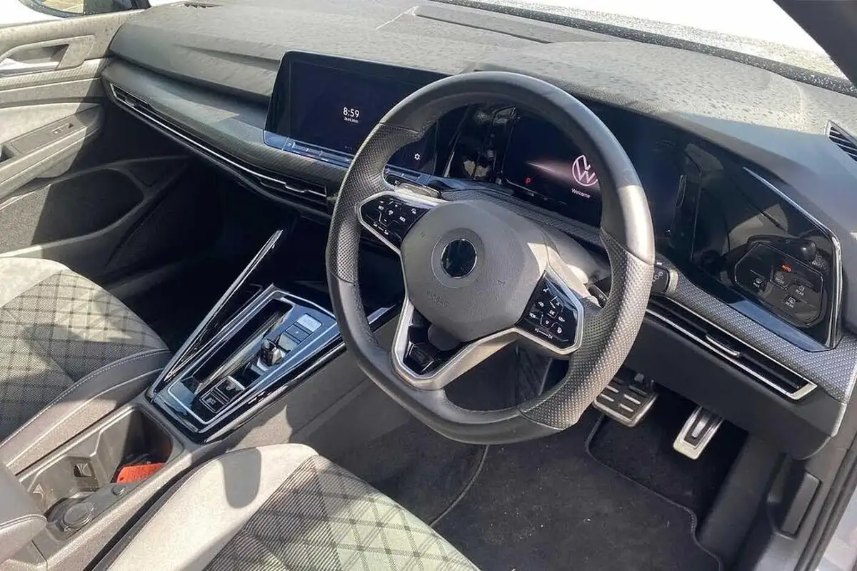2022-volkswagen-golf-15-etsi-r-line-150ps-hatchback-big-5