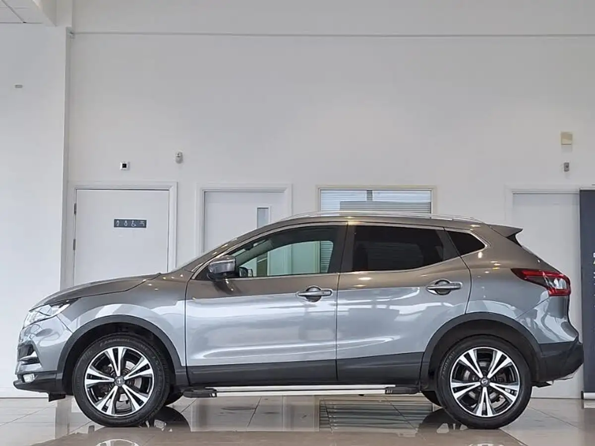 2017-nissan-qashqai-12-dig-t-n-connecta-glass-roof-pack-xtronic-cvt-big-3
