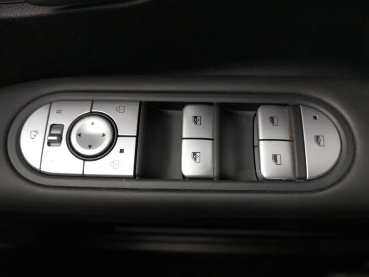 2022-hyundai-ioniq-5-e-se-connect-big-11