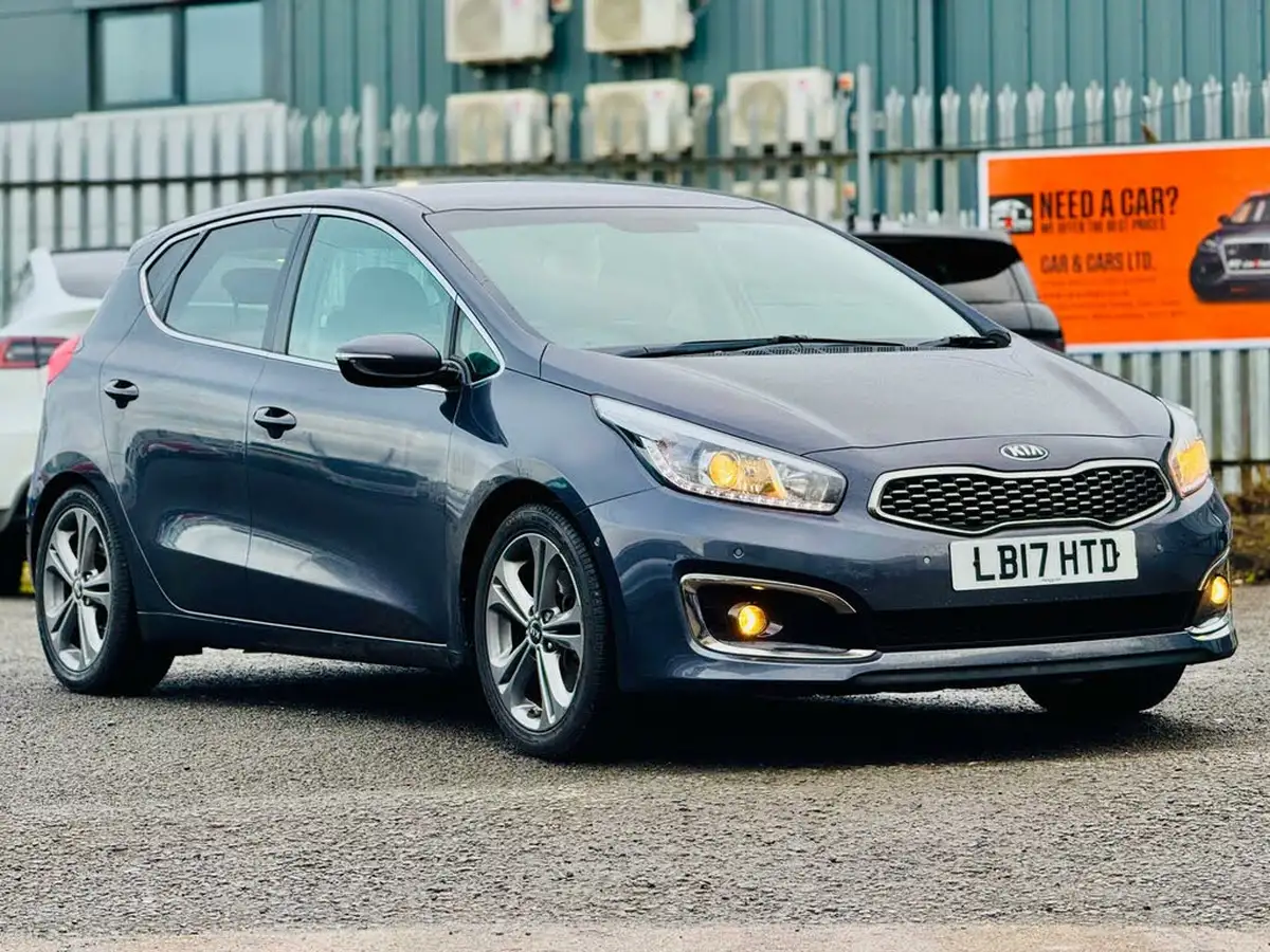 2017-kia-ceed-16crdi-3-hatchback-big-17