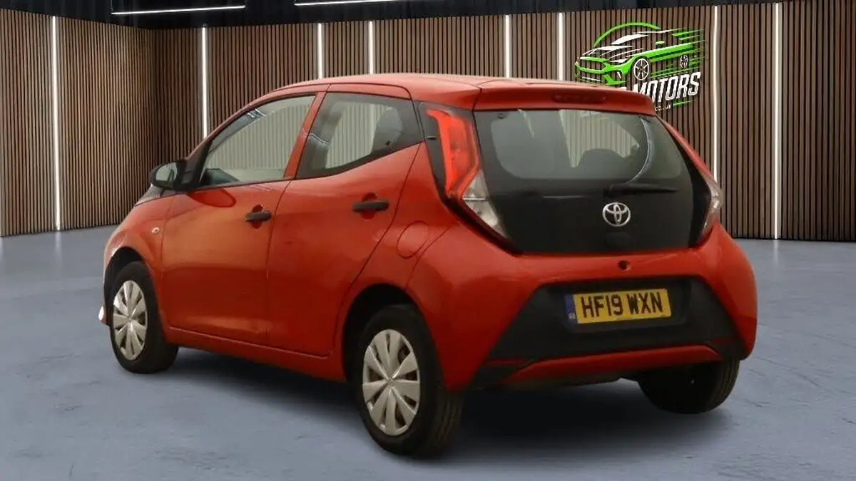 2019-toyota-aygo-10-vvt-i-x-5d-big-3