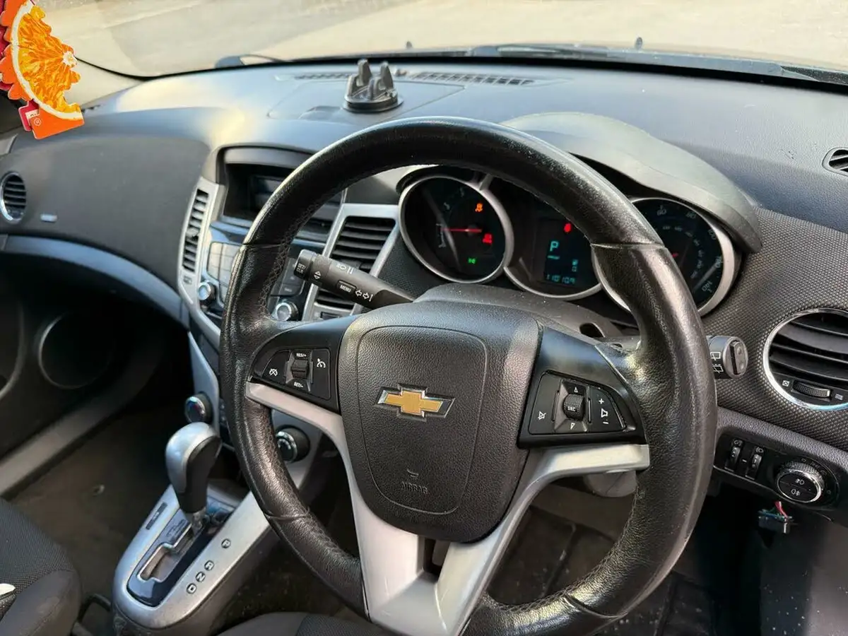2012-chevrolet-cruze-16-lt-hatchback-auto-big-15