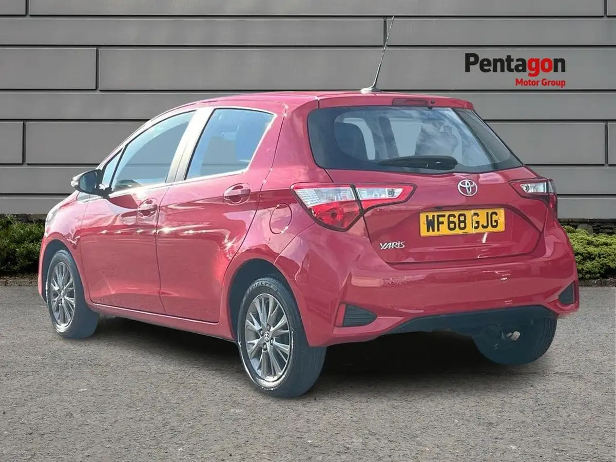 2018-toyota-yaris-15-vvt-i-icon-111bhp-1497cc-cvt-big-1