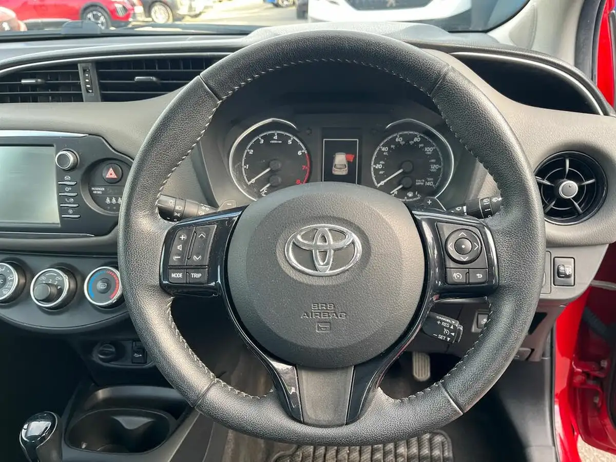 2018-toyota-yaris-15-vvt-i-icon-111bhp-1497cc-cvt-big-25
