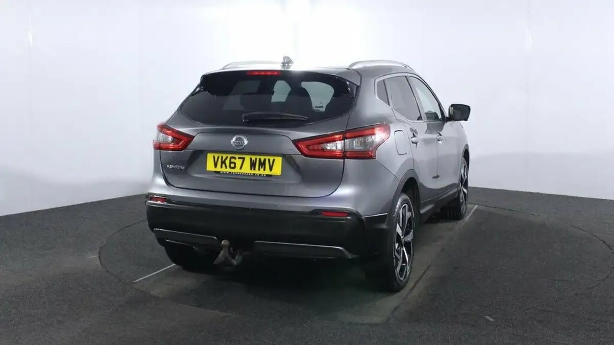 2017-nissan-qashqai-16dci-tekna-4x4-big-6
