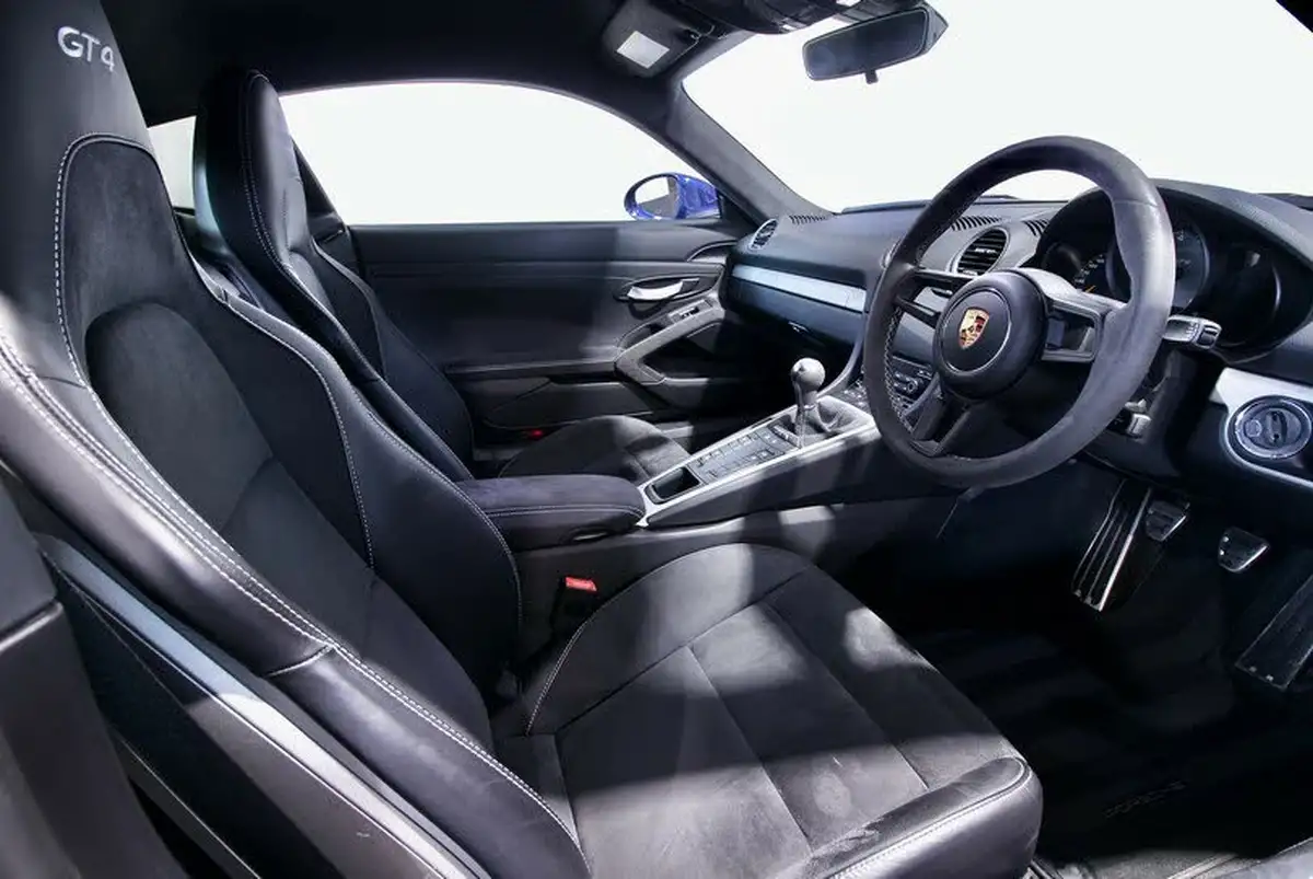 2020-porsche-cayman-718-40-cayman-gt4-big-9