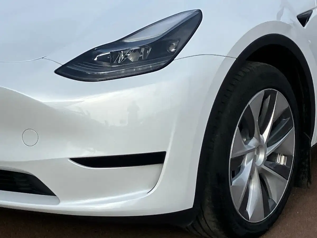 2023-tesla-model-y-e-rwd-big-29