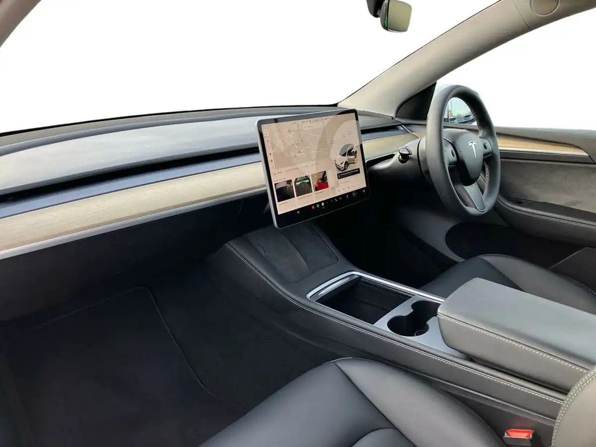 2023-tesla-model-y-e-rwd-big-5