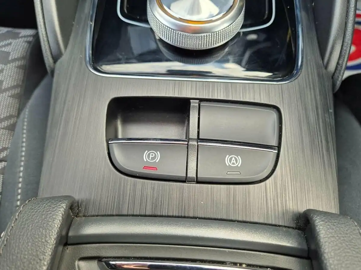 2021-mg-zs-suv-e-excite-ev-big-30