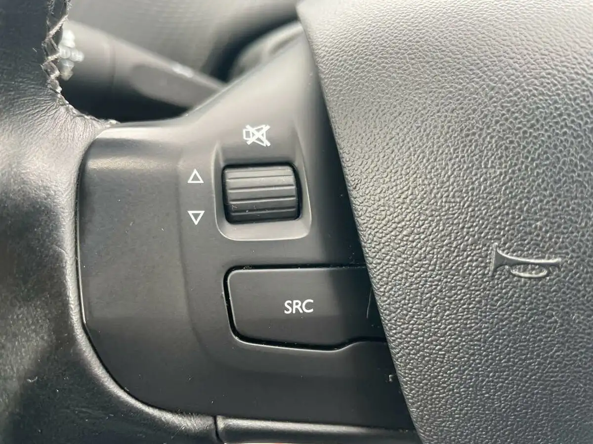 2016-peugeot-2008-crossover-12-puretech-allure-82bhp-big-18