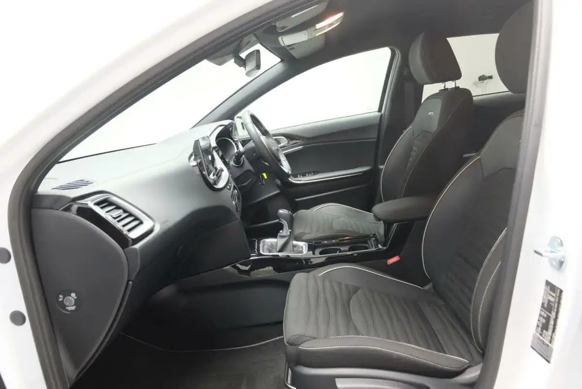 2024-kia-ceed-15-t-gdi-gt-line-158bhp-big-11