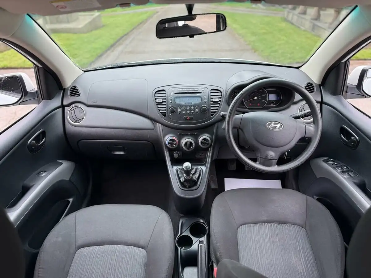 2012-hyundai-i10-12-active-big-11