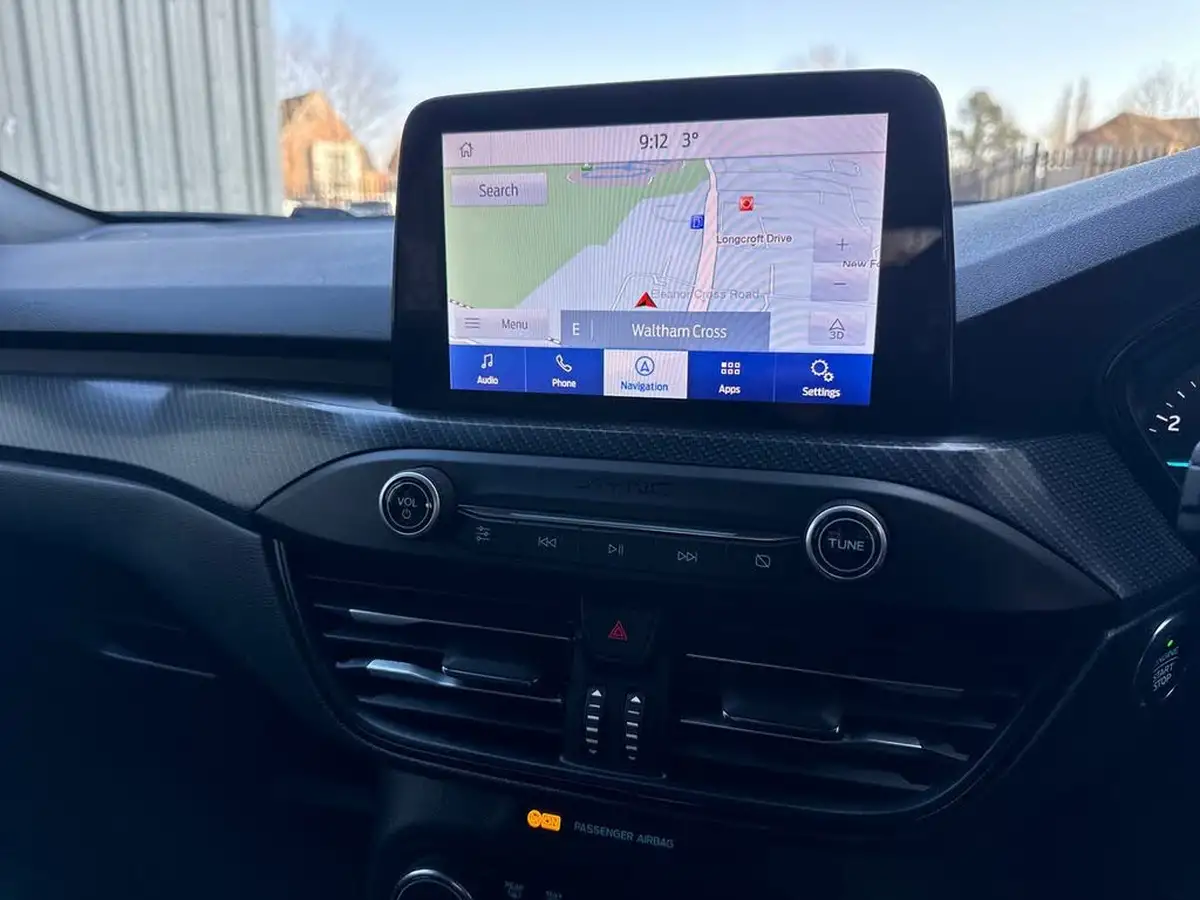 2019-ford-focus-10t-st-line-x-hatchback-big-19