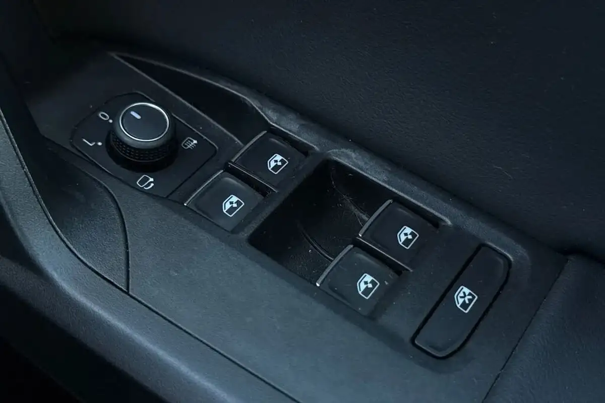 2021-seat-leon-15-tsi-evo-fr-150ps-hatchback-big-33