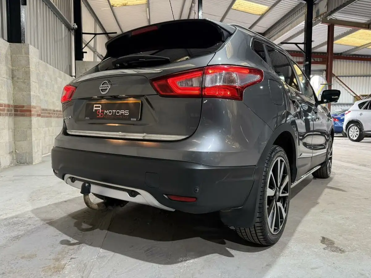2015-nissan-qashqai-16dci-tekna-4x4-glass-roof-big-45